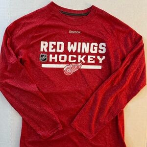 Reebok NHL Red Wings Hockey Red Long Sleeve Shirt Size Medium
